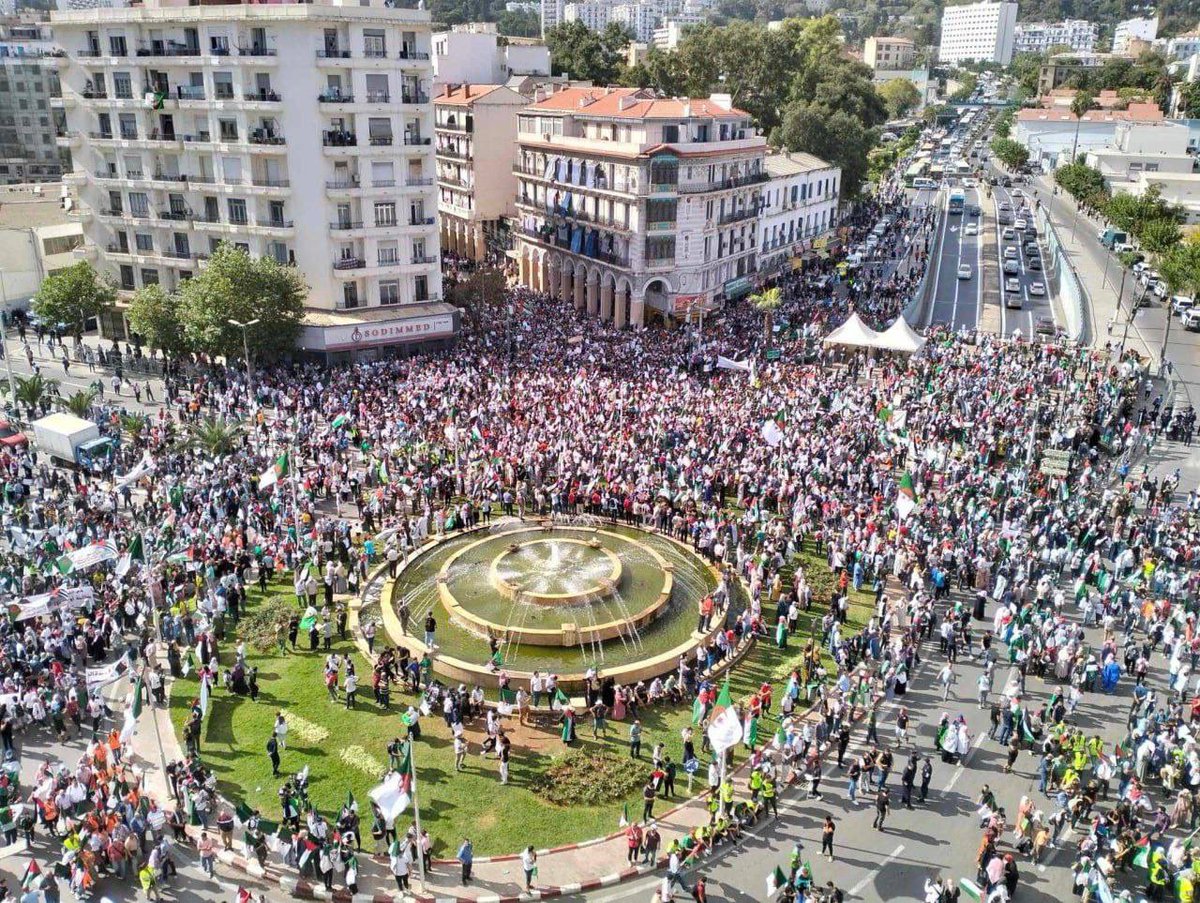 🇩🇿🇵🇸 Thousands of Pro-Palestinian demonstrators at a rally in ALGERIA.