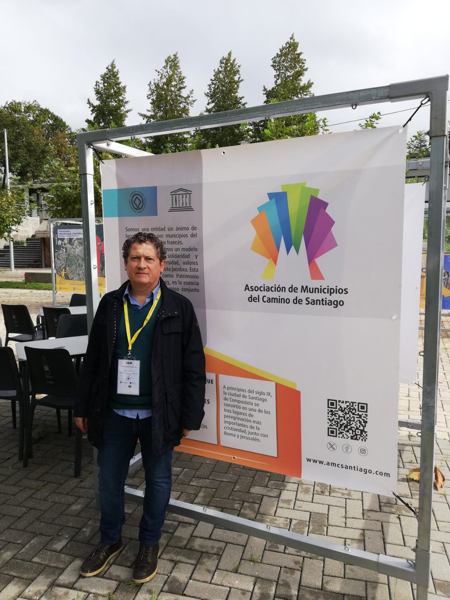 Aprendiendo y compartiendo cosas muy interesantes en el II Encuentro Mundial de Asociaciones de Amigos del Camino de Santiago💪<a href="/Federacion_CS/">Federación Española Asocs Camino de Santiago</a>
#caminofrancés #caminodesantiago #AMCSantiago #BuenCamino #30Aniversario #worldheritage #SantiagodeCompostela