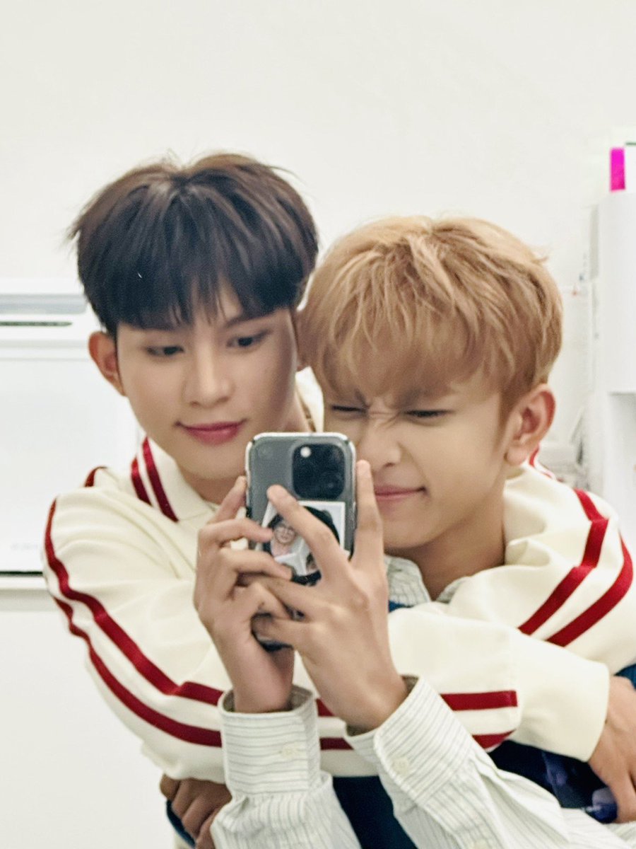 [🐰] 안녕 ㅋㅋㅋㅋ

#HORI7ON #호라이즌 #MARCUS #마커스