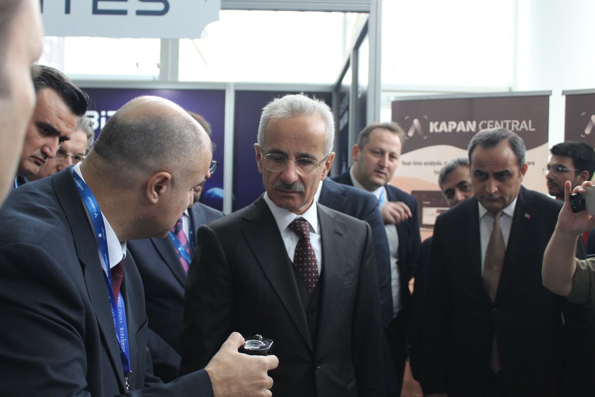 RobotEye tweet media