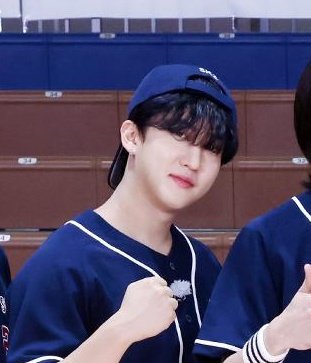everychangbin's tweet photo. He looks so good in blue https://t.co/wTYEXt1ftF
