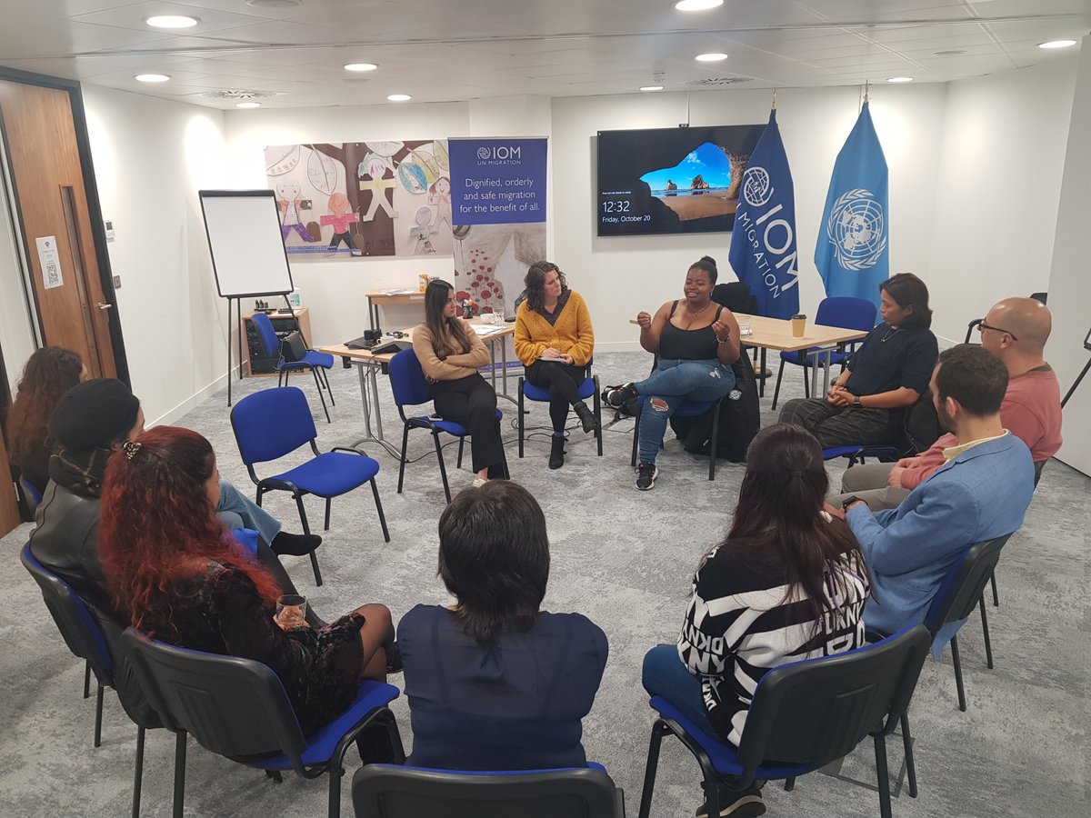 🙌It's time to change the narrative around migration. Every year @IOM_UK & @IMIX_UK train a group of migrants to help them share their stories w/the media 🎙️& set their own narrative, highlighting the positive contribution of migrants to the 🇬🇧, and that human rights are for all.