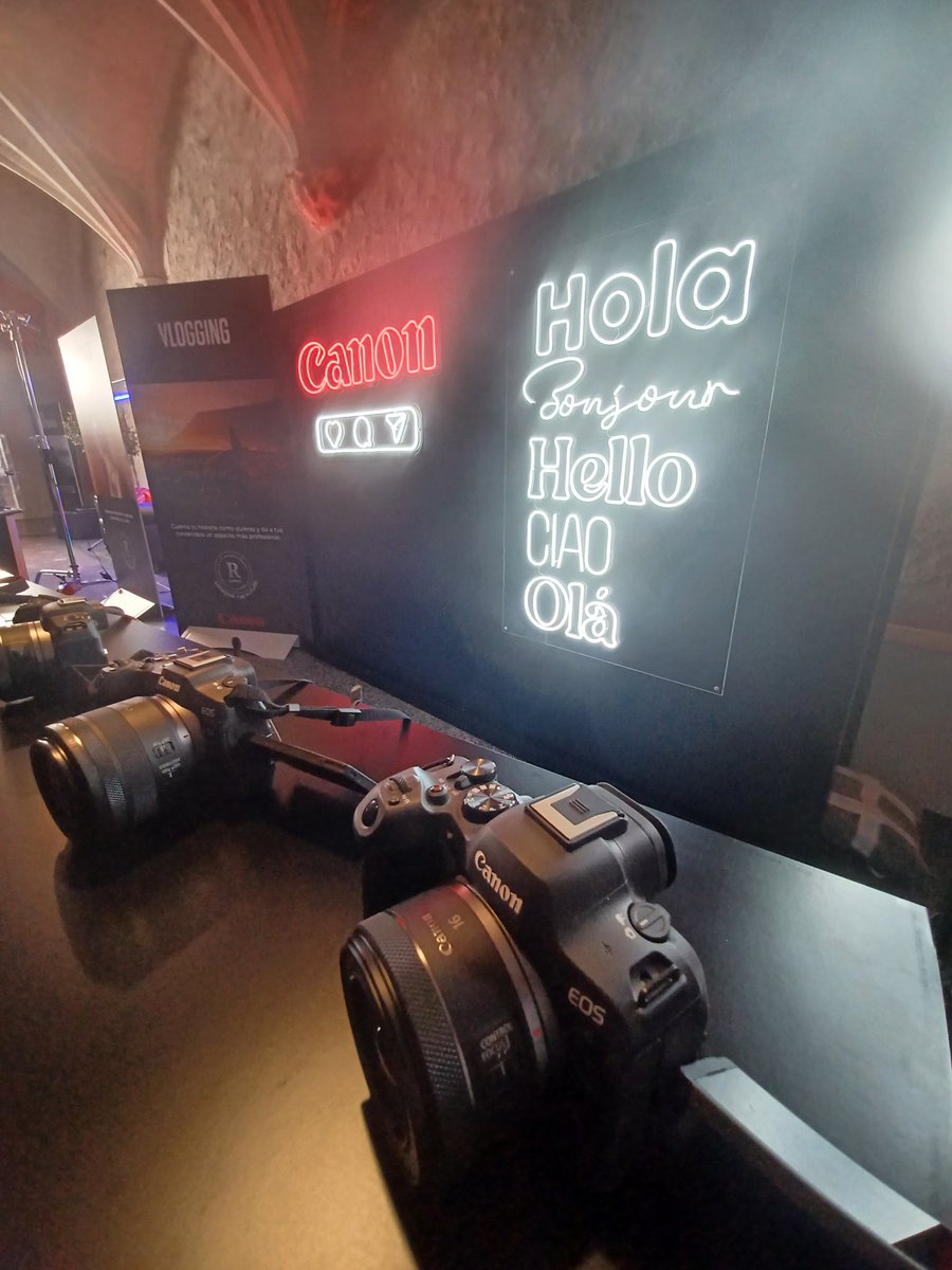 CanonEspana's tweet photo. ¡Todo preparado para el #RSummit! 📸🗣 En 1 hora empezarán las #masteclasses y estará abierta la zona #Touch&Try en la que podréis probar la amplia gama de cámaras y objetivos del Sistema EOS R. 💫
¿Listos para inspiraros?
Inscripciones 👉 https://t.co/4DZqfm9oZw https://t.co/SY21QXACTG