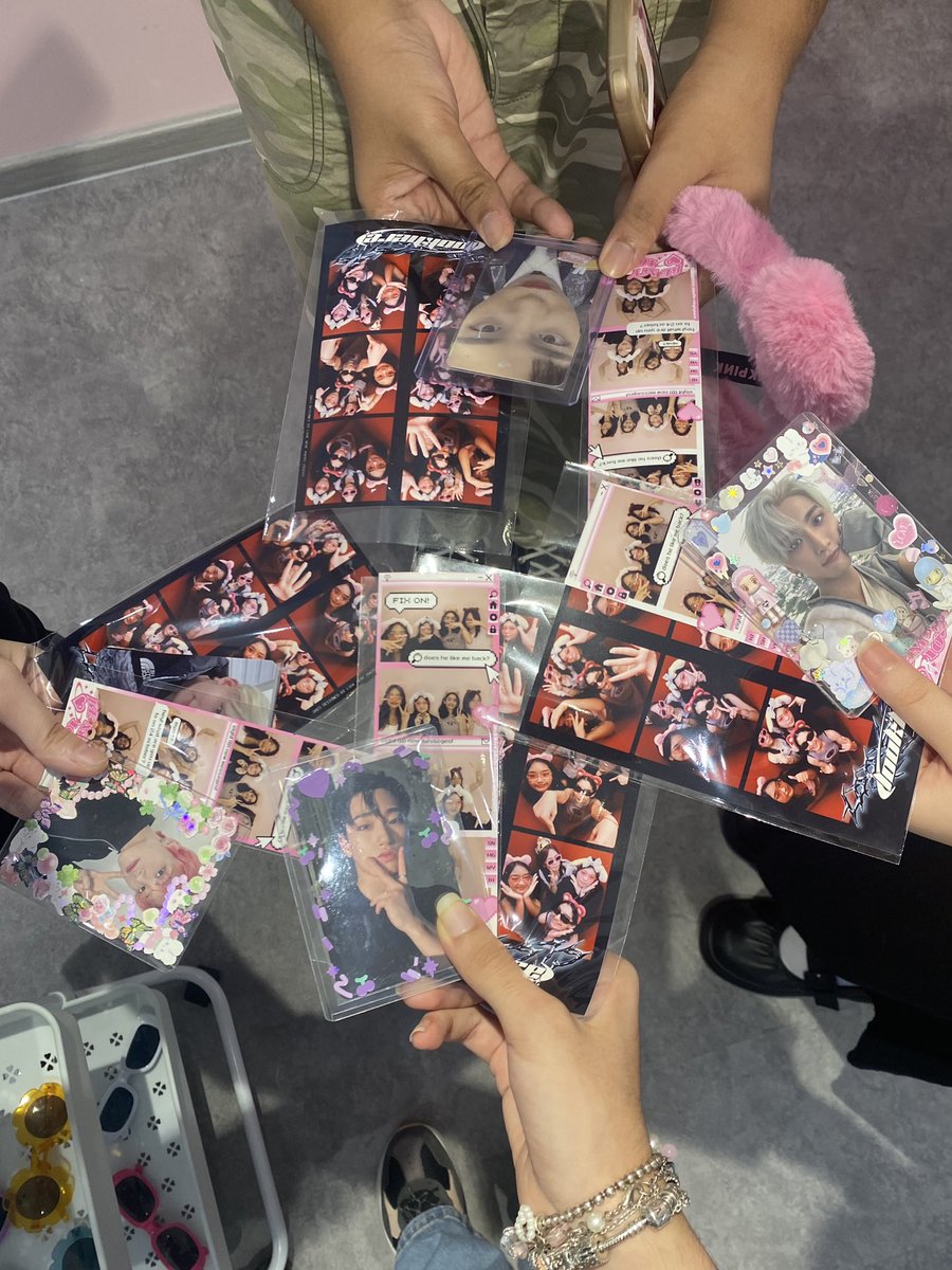0KMGI's tweet photo. BE MY 1024 ♡ ateez photobooth!
@pinkdjongho @siy5ons @jyhbread 

:: super happy to have been able to spend the day w my gummy bears and break our necks in the photobooth 💖💖 #bemy1024 #ATEEZ #에이티즈 https://t.co/qqtaOYv6LQ