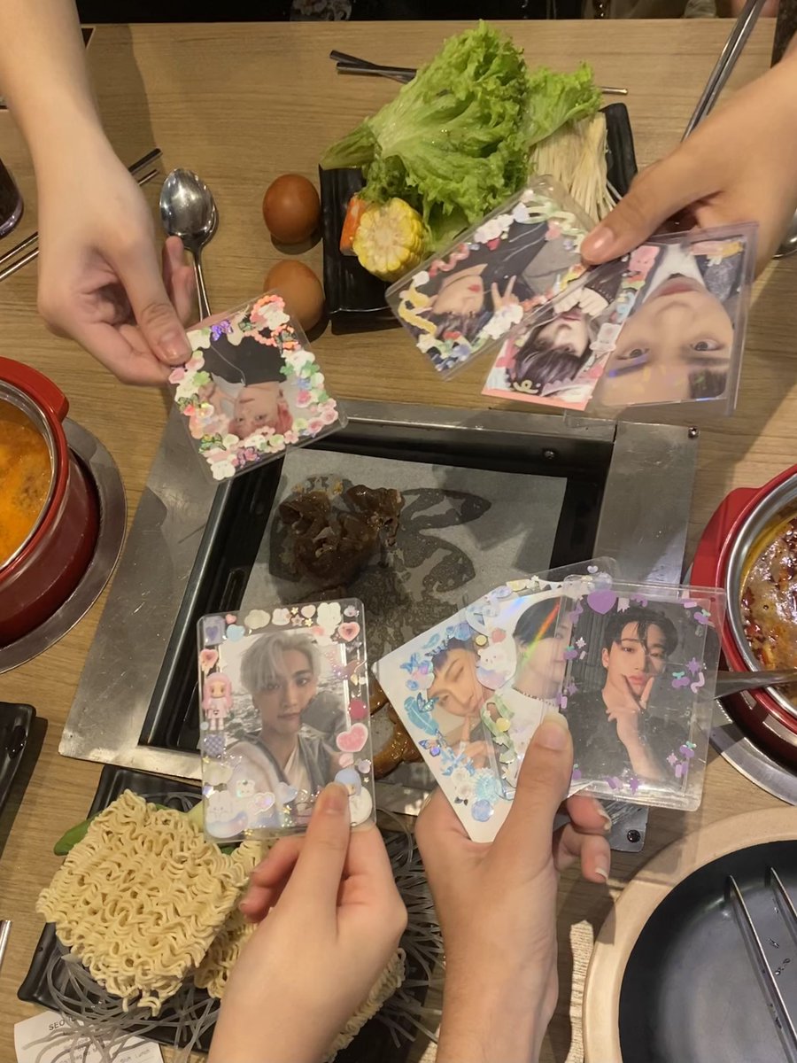 0KMGI's tweet photo. BE MY 1024 ♡ ateez photobooth!
@pinkdjongho @siy5ons @jyhbread 

:: super happy to have been able to spend the day w my gummy bears and break our necks in the photobooth 💖💖 #bemy1024 #ATEEZ #에이티즈 https://t.co/qqtaOYv6LQ
