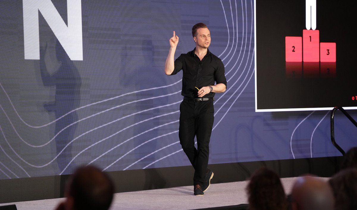 DrJonBeale's tweet image. I’ve had the privilege to give talks (&amp;amp; play gigs) at some fun venues, &amp;amp; this one was right up there with the most fun. A keynote on #flow at a conference @WaltDisneyWorld, Florida 🕺

Followed by a nostalgic ride on the Tower of Terror &amp;amp; a giant funnel cake 🎢🍩

#disneyflow ⚡️