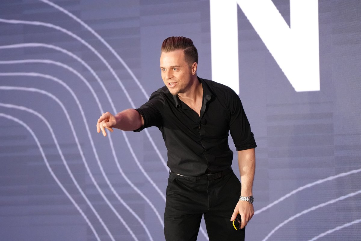 DrJonBeale's tweet image. I’ve had the privilege to give talks (&amp;amp; play gigs) at some fun venues, &amp;amp; this one was right up there with the most fun. A keynote on #flow at a conference @WaltDisneyWorld, Florida 🕺

Followed by a nostalgic ride on the Tower of Terror &amp;amp; a giant funnel cake 🎢🍩

#disneyflow ⚡️