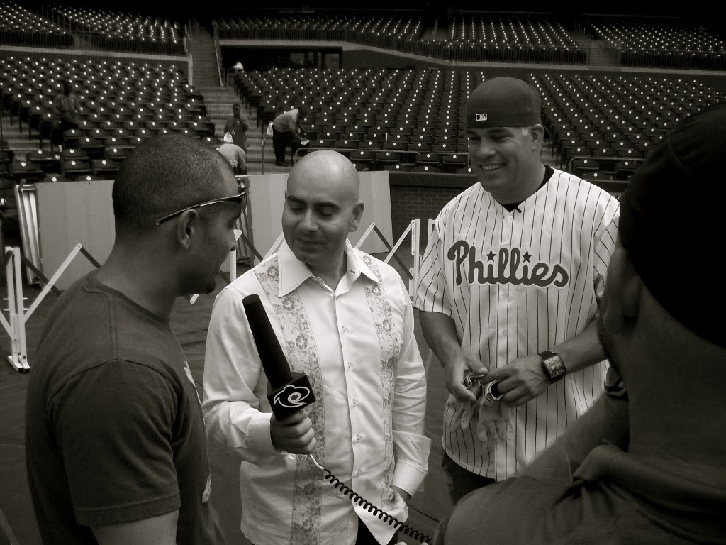 JoeAFerraro's tweet photo. #FBF to about 20 lbs ago at #UFC101 in #Philadelphia
An honour and pleasure to interview #MLB #MVP and #goldwellGlove winner #ShaneVictorino and #TitoOrtiz at the same time.
An incredible week spent in Philly courtesy of the #UFC and #Sportsnet.
#LivingTheDream #MMA https://t.co/6gBOeOTY0i