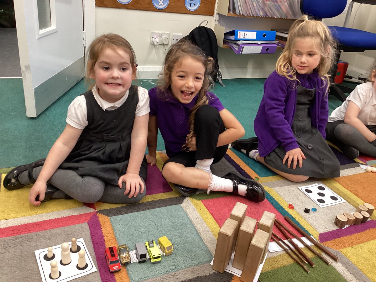 TadPrimaryAcad's tweet photo. The โ5nessโ of 5. The children in Team Venus made some great collections of 5 and were able to check it was 5 by using both dice frames and 5 frames. #Tadcastermaths #TadcasterEYFS @eboractrust @NCETM https://t.co/fV7KAKlIA1