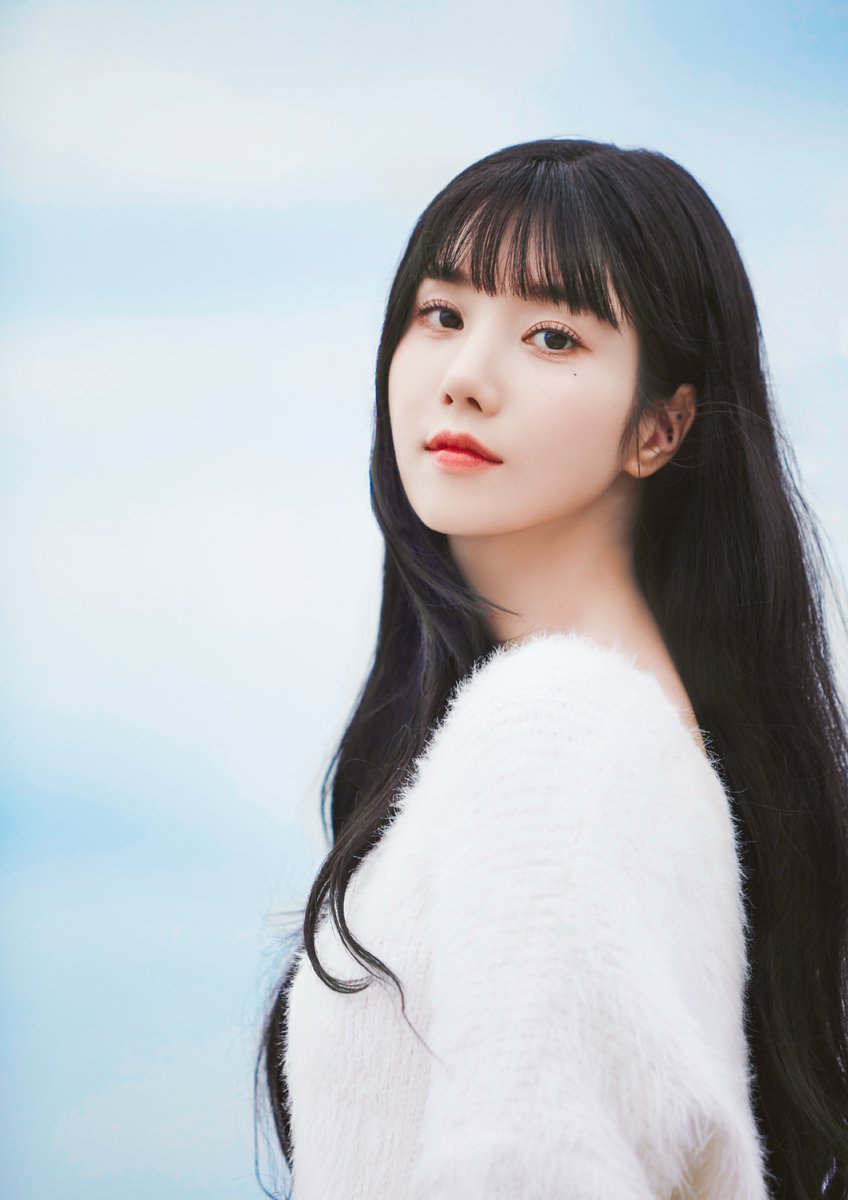 권은비 (KWON EUNBI) tweet media