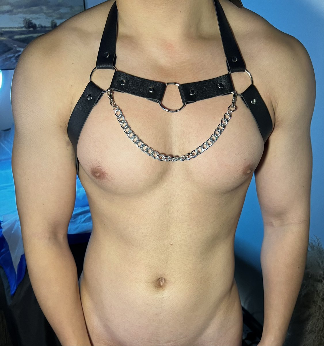 LeoHouseWaxing's tweet photo. 原來胸帶都幾好睇😌
肉壯仔仔💪🏼穿上皮胸帶更顯胸大寬膊😳💦感覺更加性感😈即刻性趣爆發~jeng jeng.  真系著得好好睇😍
大家覺得著咗皮胸帶似奴🦸🏻‍♂️定似主🦹🏻‍♂️多?🤣🤣🤣

⏩️⏩️產品提供⏩️@SecretPMoffcial 
仲有好多款嫁😬買滿指定金額仲有脫毛/facial coupon 送添💰😎
有興趣可以去逛逛啊⏫️⏫️⏫️⏫️⏫️

Book waxing pls 💁🏻‍♂️https://t.co/B3LPJ2qbjE

Ig https://t.co/hHV5XOCgOP

🙏🏼😈大家想睇多啲的話就幫手retweet 啦😈��🏼

#waxing #malewaxing 
#男士蜜蠟除毛 #蜜蠟修眉 
#男士脫毛 #腋下脫毛 
#香港脫毛 #男脫毛師 #靚j #靚菊花