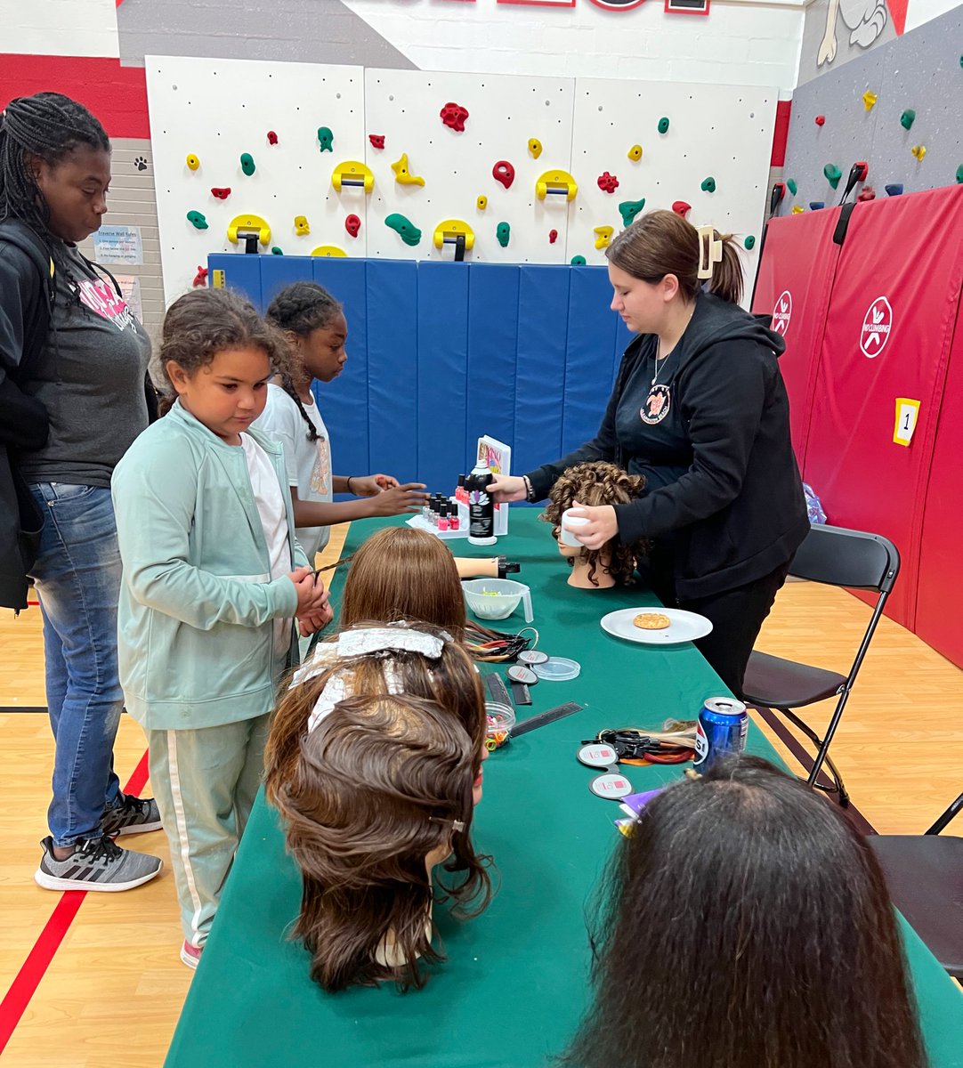 StarrBulldogs's tweet photo. Thank you Starr families for attending our Family STEAM Night and making it such a huge success!
@starrsteam  @LittleRainey @Clay_CareerTech 
#STEAM #OCSsuccess https://t.co/dOibbehDmg