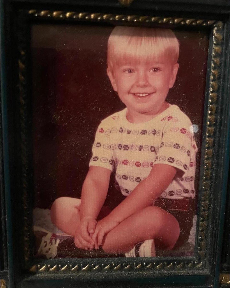 Amy Thompson-Wells tweet media