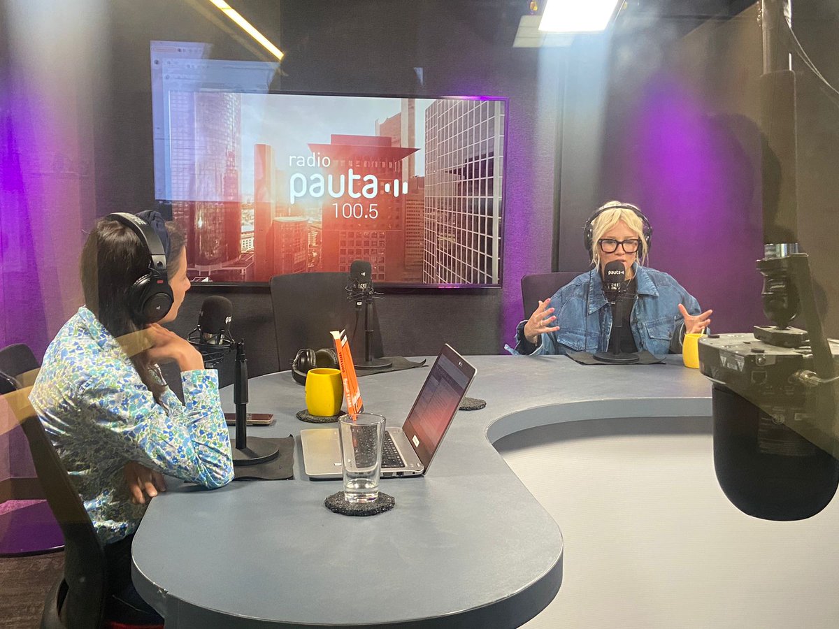 Radio Pauta (@pauta_cl) on Twitter photo En #PautaDeNegocios hablamos con la artista y creadora de contenidos, <a href="/VestaLugg/">Vesta Lugg</a> sobre su libro de marketing personal "Negóciate y gana".
📡 EN VIVO → tinyurl.com/uae56fyy En #PautaDeNegocios hablamos con la artista y creadora de contenidos, <a href="/VestaLugg/">Vesta Lugg</a> sobre su libro de marketing personal "Negóciate y gana".
📡 EN VIVO → tinyurl.com/uae56fyy