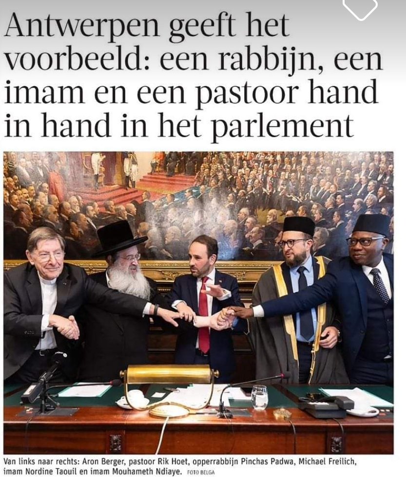 mohamedouaamari's tweet photo. Stop toch met die frame dat het een religieus conflict is. 

Israël bombardeert moskeeën en kerken in Gaza. Het kan hen niets schelen. 

Religieuze joden die hun steun betuigen aan Palestijnen worden monddood gemaakt en bedreigd. 

Dus schud maar wat handjes. https://t.co/yLr5PJFNpE