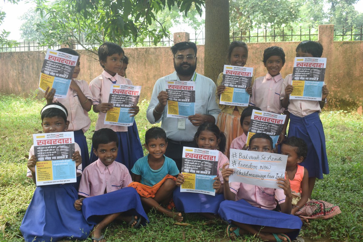 Badlao1982's tweet photo. Every pledge counts!
On #ChildMarriageFreeIndia Day, over 9,000 voices united in Jamtara, Jharkhand, against child marriage. These individuals, including women, children, and community leaders, are lighting the path toward a safer, brighter future. Stand with us!
#BalVivahSeAzadi https://t.co/5Dn5SuImUS