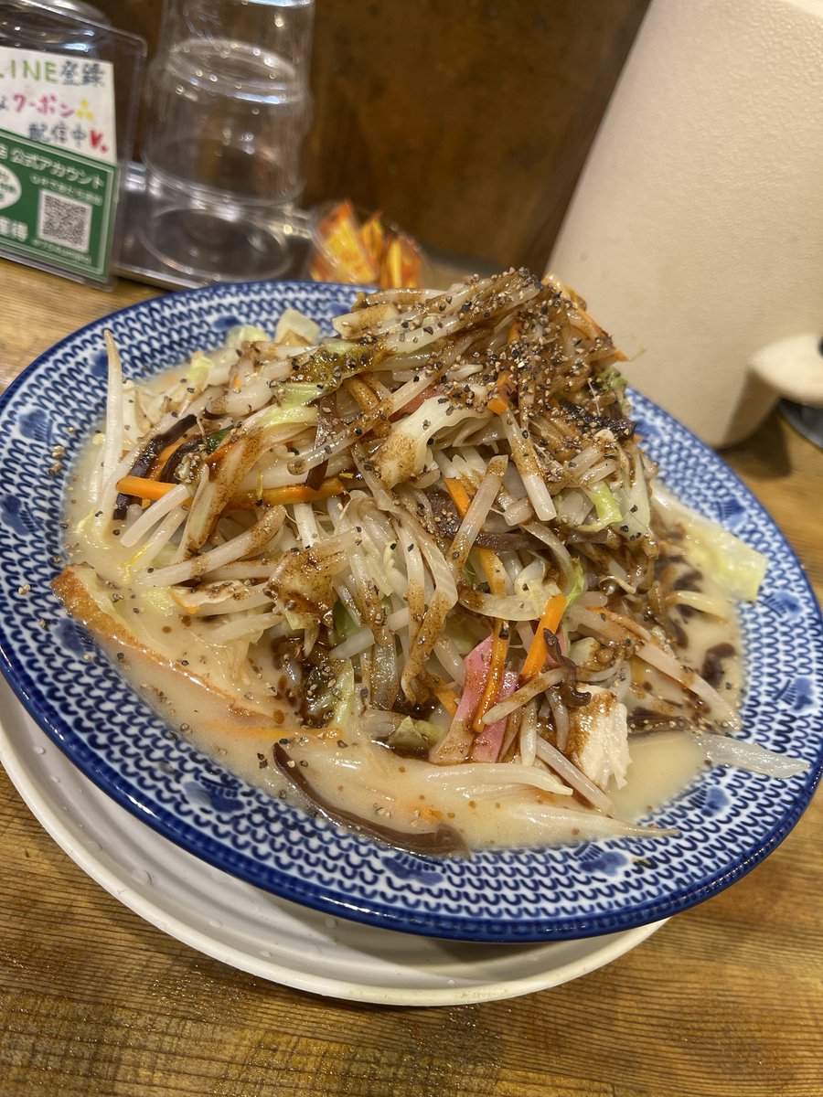 Yoshi1031's tweet photo. 【#明日葉の庭】公演2日目、箱チームの初日も無事に明けました！

両チーム共に良い初日を迎え、あとは千秋楽まで油断せず丁寧に作品をお届けするだけです。 

ゲネ後に食べた劇場付近のちゃんぽん屋さんが美味しかったです。

#ことのはbox https://t.co/5oBAuOFgVa