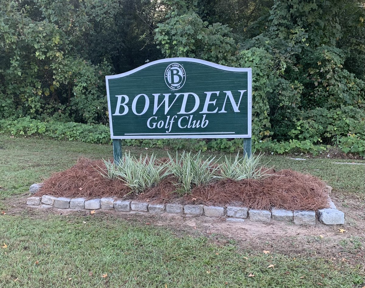 MaconOccMed's tweet photo. It’s a beautiful morning at Bowden Golf Club &amp; MOM is proud to be a sponsor at the @MaconBibbCounty Fire Department @MDAorg Annual Golf Tournament. #workingtomakeadifference #communitypartner #MOMCares https://t.co/hwGOCSf9os