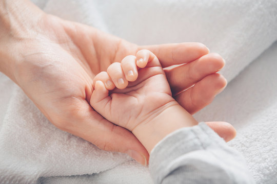 NottoIndia's tweet photo. Salute to the parents of 4 days old neonate for donating his organs which saved lives of 6 children. The organ donation was coordinated by NOTTO, @Rotto_Mumbai and @GujaratSotto https://t.co/UeotwWRJyj