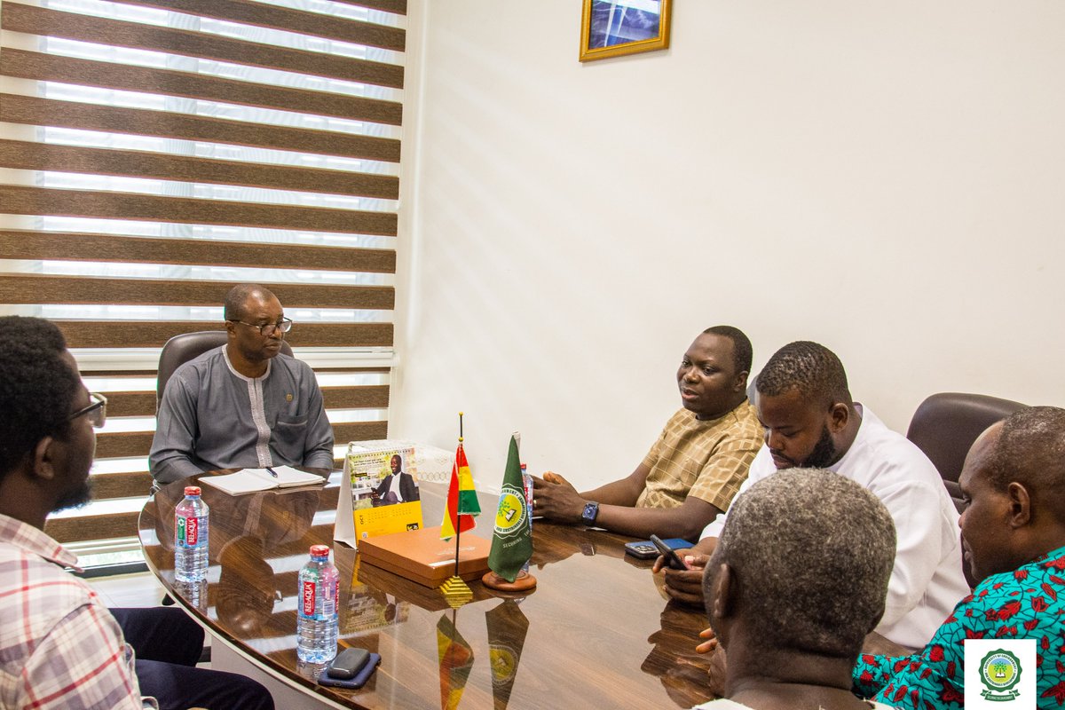 uesdgh's tweet photo. UTAG National pays courtesy call  on Vice-Chancellor of UESD, Prof. Eric Nyarko-Sampson, in his office 

#UESD23
#HOPE23
#UESDUTAG https://t.co/u96G3q3K6r