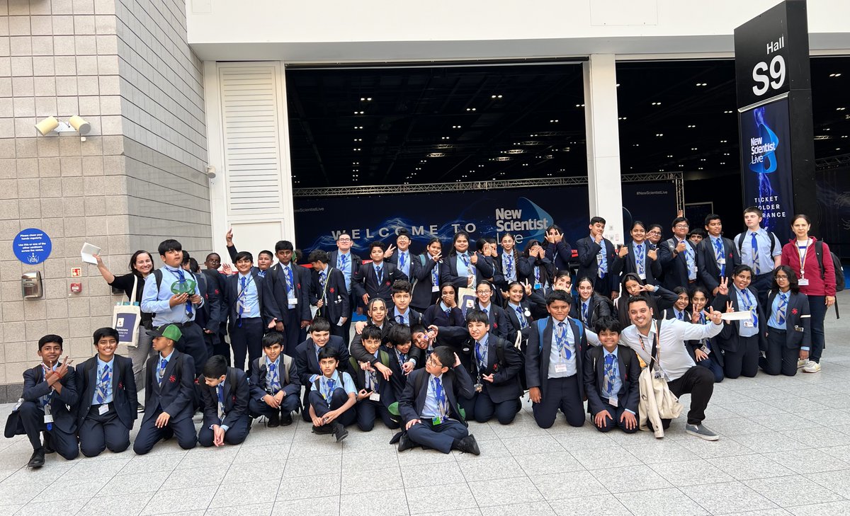 53 Year 8 students had an opportunity to go to the New Scientist Live 2023 event @newscievents, which aligned with the KS3 & KS4 Physics and Chemistry curricula. It aimed to help students comprehensively understand science and technology careers. 📷