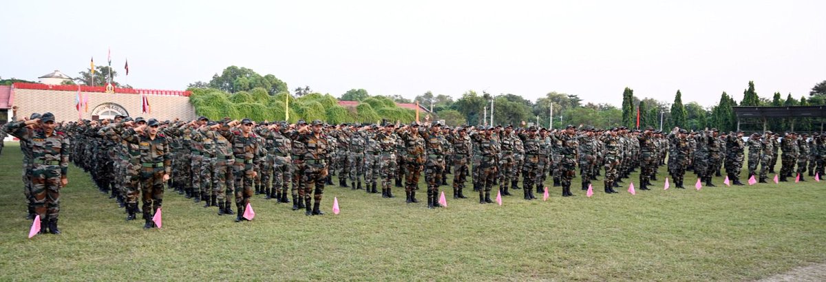 dgafms_mod's tweet photo. On the monumental eve of Replacement of AMC Regimental Colour/ Standards presentation ceremony at AMC Centre & College, #DGAFMS & Senior Colonel Commandant, AMC, Lt Gen Daljit Singh addressed senior officers, training battalion  commanders, MNS Officers and 1500 Nursing Assistant Recruits of AMC Centre and College at AMC Stadium Lucknow.
He expressed his gratitude to those bravehearts of AMC who laid down their lives for the cause of our nation.  
He impressed upon the combatants to adopt the path of selfless commitment to the principles of our Corps motto- *“Sarve Santu Niramaya”…*

@adgpi 
@SpokespersonMoD