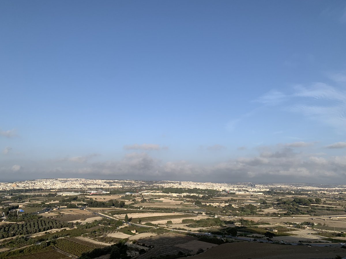 maltatou's tweet photo. ここ最近のマルタは日中30度ほどあって、外にいると暑い！来週からは少し気温が下がって涼しくなりそうです😁
#malta #マルタ #マルタ留学 #ヨーロッパ旅行 https://t.co/ySolU95bRX