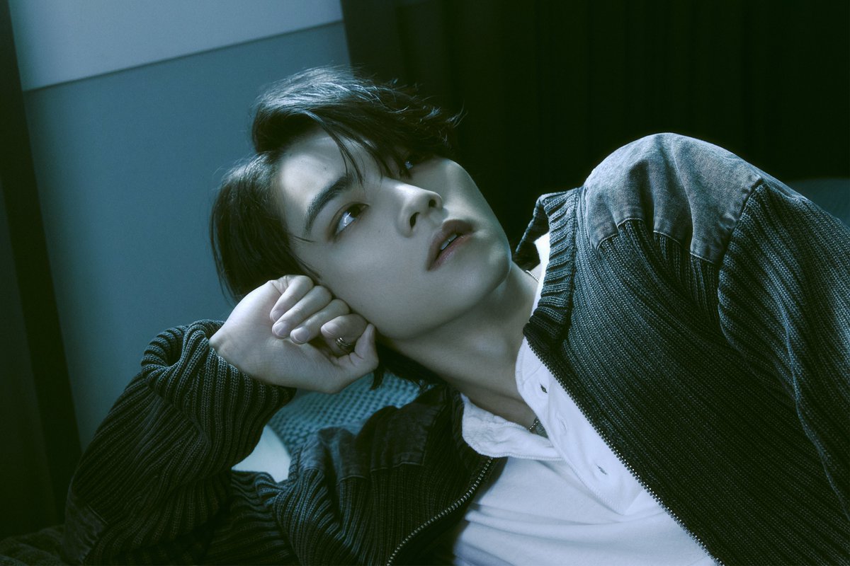 WayV_official's tweet photo. WayV The 2nd Album 'On My Youth' Intro Clip + 'Inside' Teaser Image #XIAOJUN 

【On My Youth - The 2nd Album】
Digital Album ➫ 2023.11.01 (CST/KST)
Physical Album ➫ 2023.11.08 (CST/KST)

#WayV #威神V 
#OnMyYouth #遗憾效应
#WayV_OnMyYouth 
#WayV_OnMyYouth_遗憾效应

💿Pre-order
https://t.co/2UH887wOoI