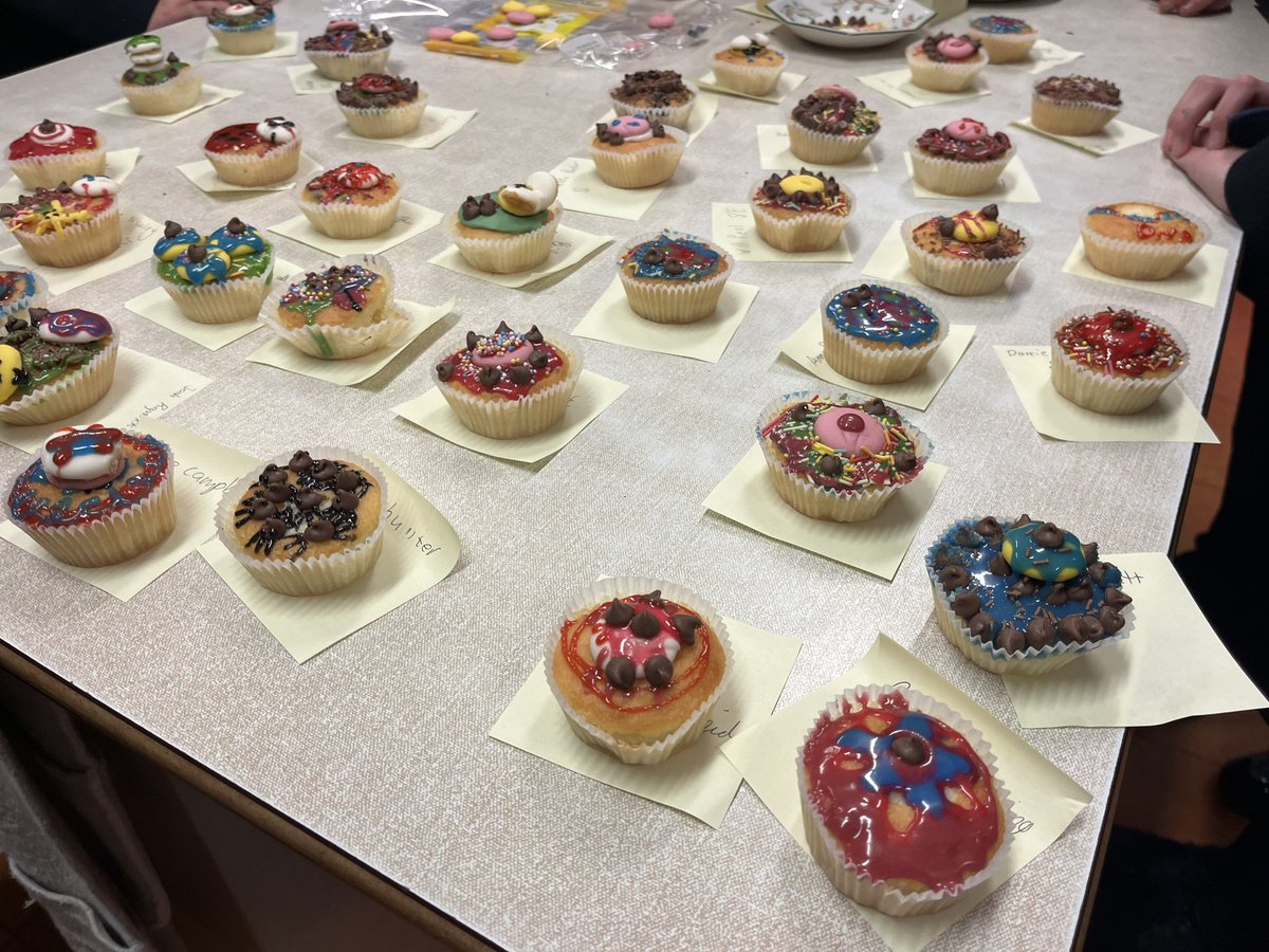 bhs_biodept's tweet image. A great end to #BiologyWeek with our Great Biology Bakeoff event. So much creativity displayed! Congratulations to all our winners and thanks to our STEM ambassadors for organising the event @RoyalSocBio