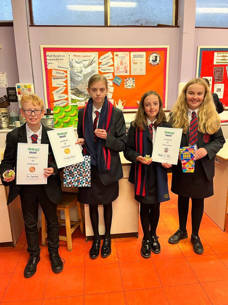 bhs_biodept's tweet image. A great end to #BiologyWeek with our Great Biology Bakeoff event. So much creativity displayed! Congratulations to all our winners and thanks to our STEM ambassadors for organising the event @RoyalSocBio