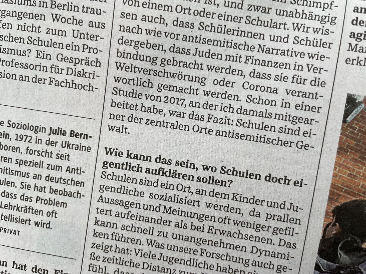 Ich kann es nur immer und immer wieder anbieten: Mit meiner kommentierten Lesung aus Victor Klemperers Tagebuch 1933-1945 (samt Nachgespräch über Antisemitismus damals und heute) gehe ich an alle Schulen, an denen es Interesse gibt. 👉🏼 renatus-deckert.de/victor-klemper… (Foto: SZ von heute)