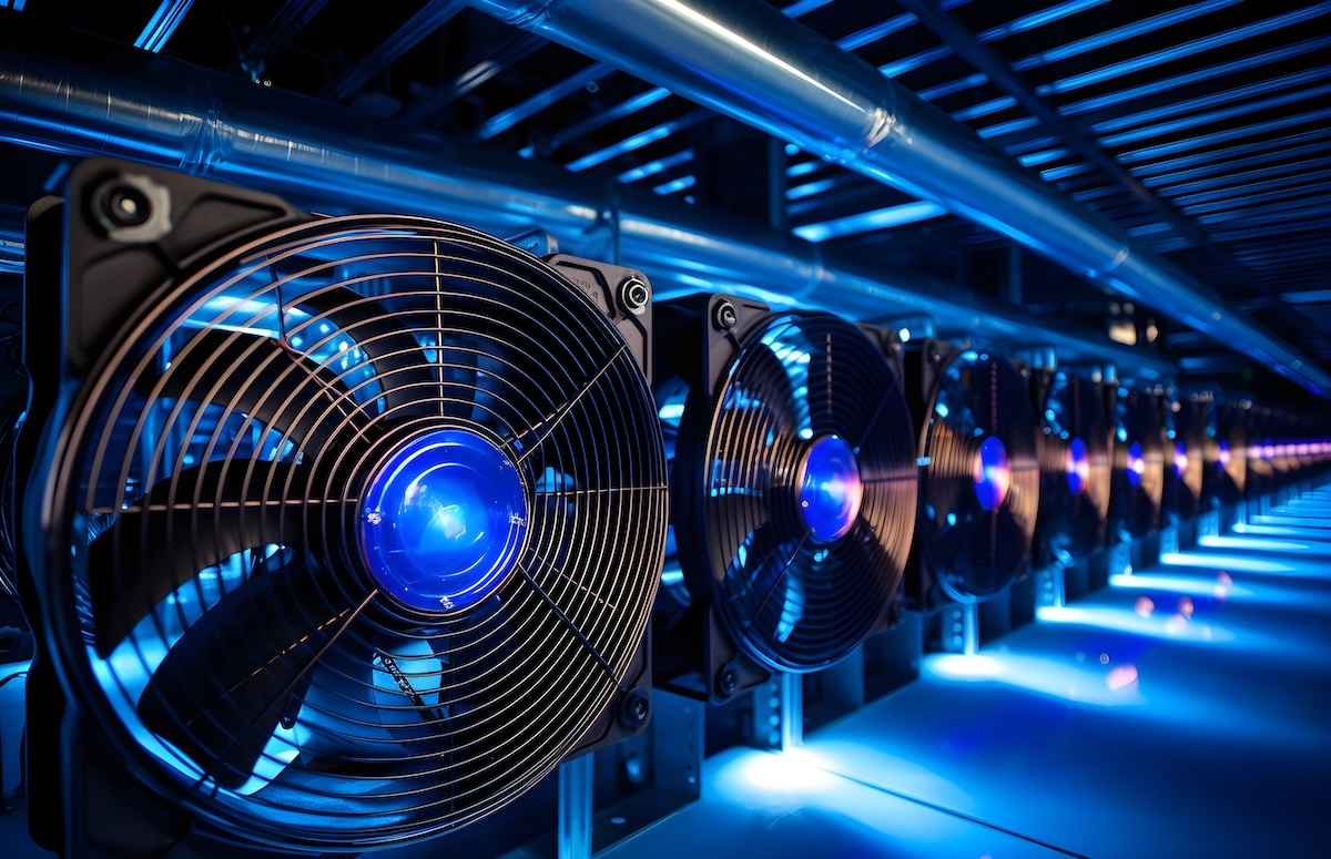 🌡️ Learn how rising IT rack densities and trends like #HPC and generative #AI are driving escalating #DataCenterCooling demands in our latest article! 🖥️ ❄️  
hubs.li/Q025Q09r0
#DataCenterCooling