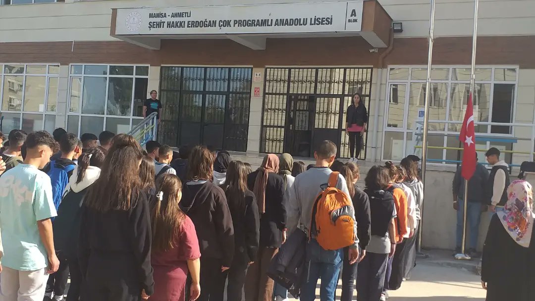 İlçe Milli Eğitim Müdürümüz Sayın Cendel AKÇAY, Filistin halkına yönelik gerçekleştirilen işgal girişimi sonucunda hayatını kaybeden kardeşlerimiz için  Şehit Hakkı Erdoğan ÇPAL'de gerçekleştirilen saygı duruşu ve İstiklal Marşı törenine katıldı.
<a href="/AkcayCendel/">Cendel AKCAY</a>