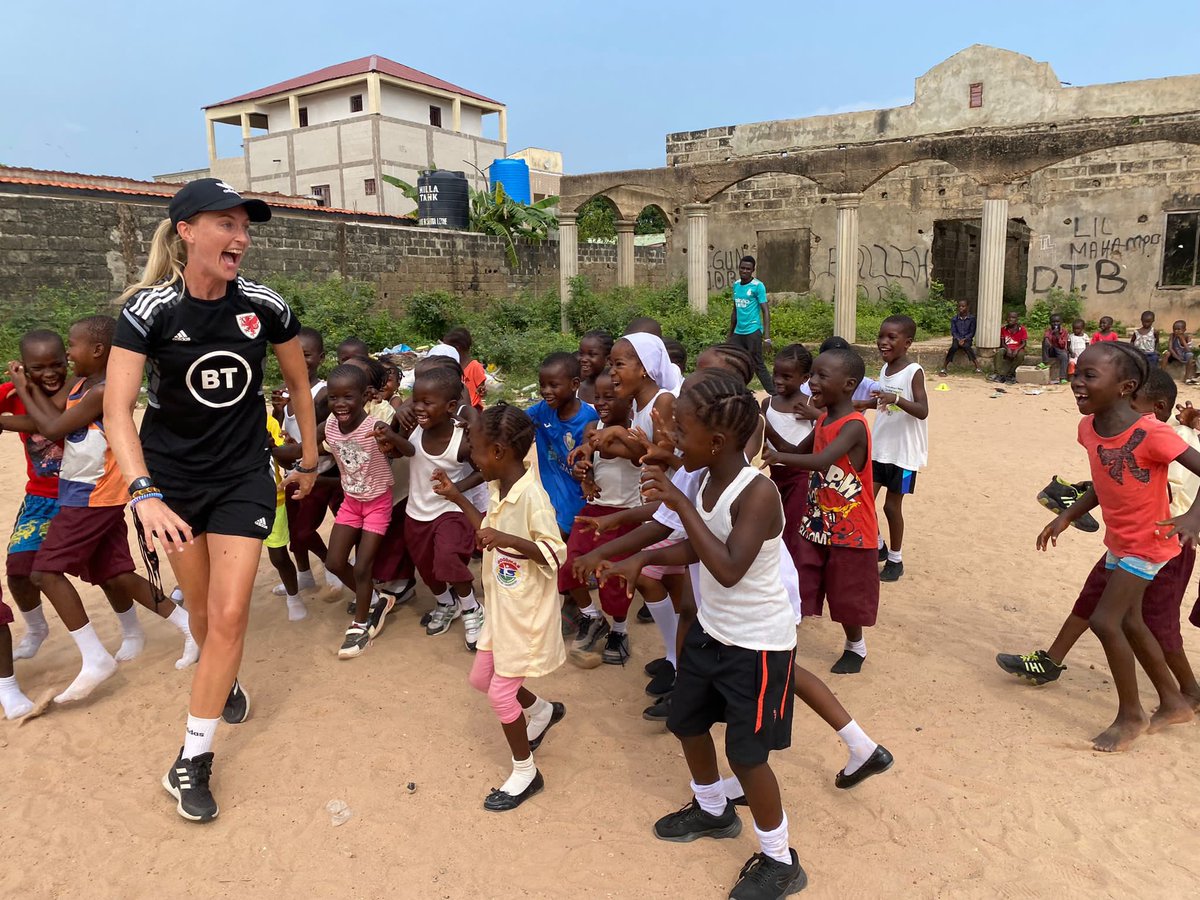 FAWCoachEd's tweet image. It’s time for our team of @FAWales  coach educators to leave what is affectionately known as the “smiling coast” 🏴󠁧󠁢󠁷󠁬󠁳󠁿🤝🇬🇲
It has been a truly humbling experience to share Cymru with the people of The Gambia. 
Full hearts &amp;amp; smiles on faces 😁🫶🏼❤️
#CymruInGambia #FootballFamily