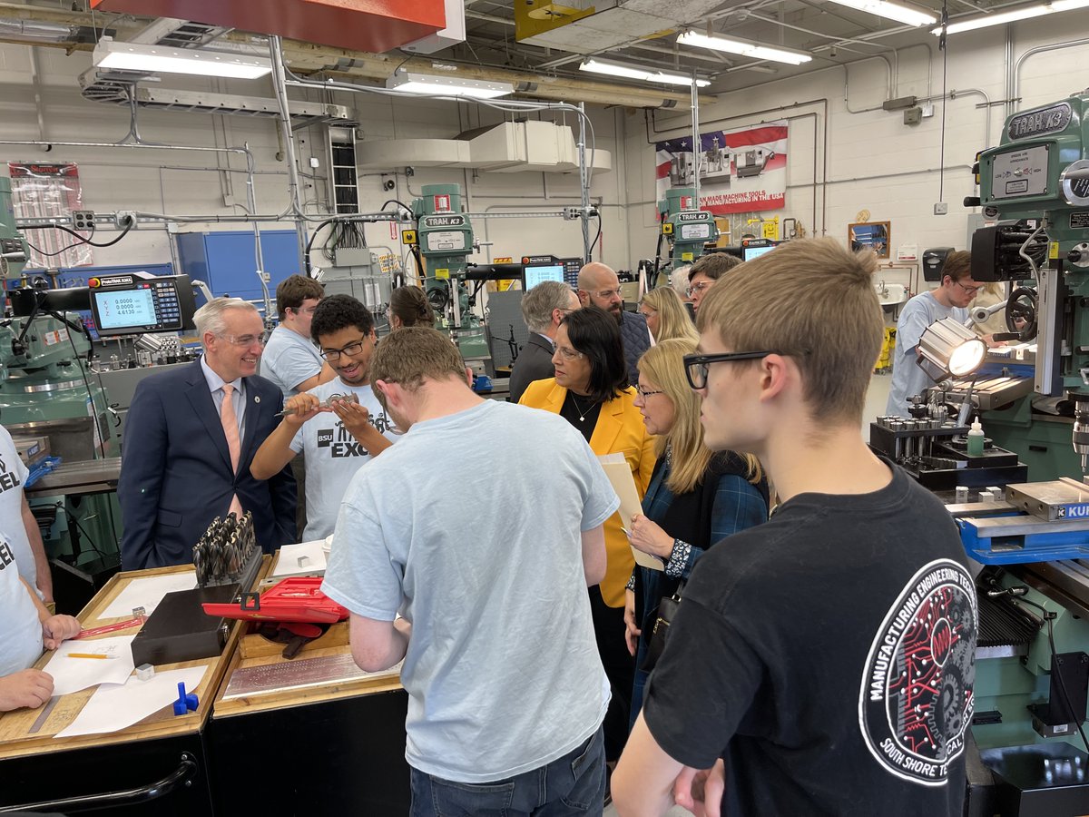 joshscutler's tweet photo. Great to learn more about partnership between @BridgeStateU, @SouthShoreTec & AccuRounds to create training, employment opportunities for students w/ disabilities in advanced manufacturing. We got to observe some of the projects they were working on, very impressive! #mastemweek https://t.co/d5tmQISQAy