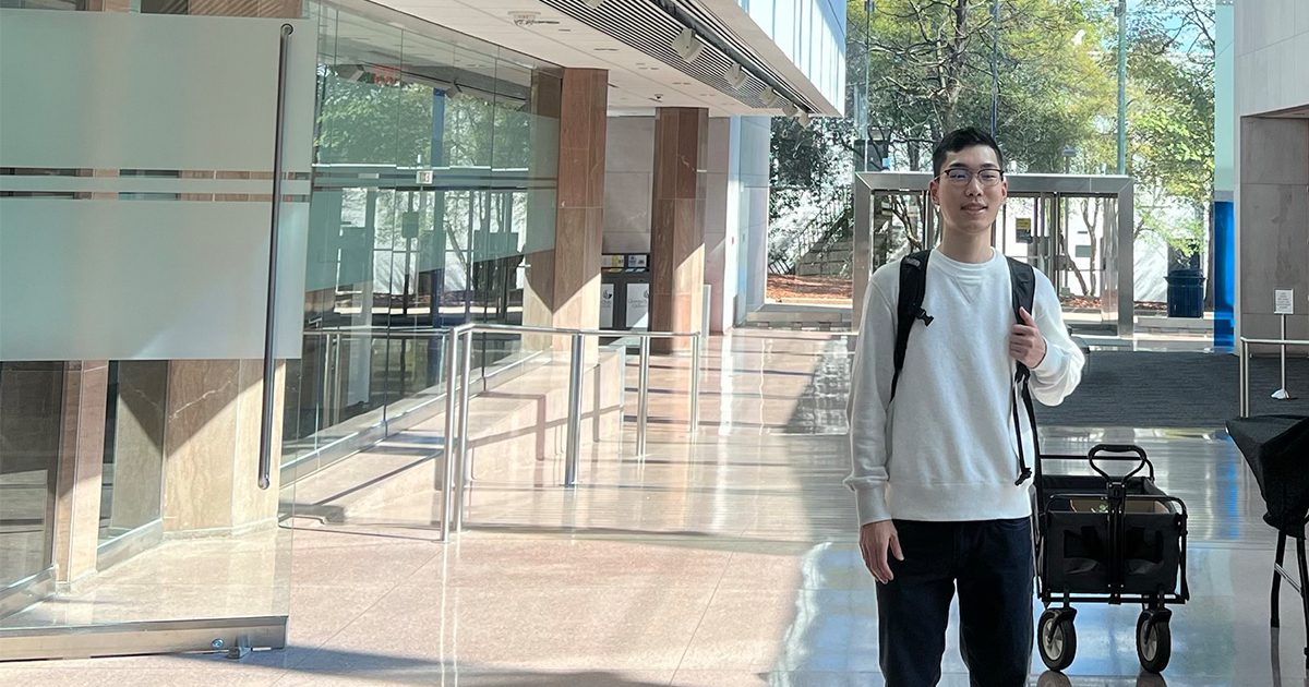 After starting college, taking a year off, and then transferring to Georgia State, Noah Kim is more determined than ever to make the most of his educational experience. Read more: t.gsu.edu/3tHvGBW #TheStateWay #FeatureFriday #GSU28 #NationalTransferStudentWeek