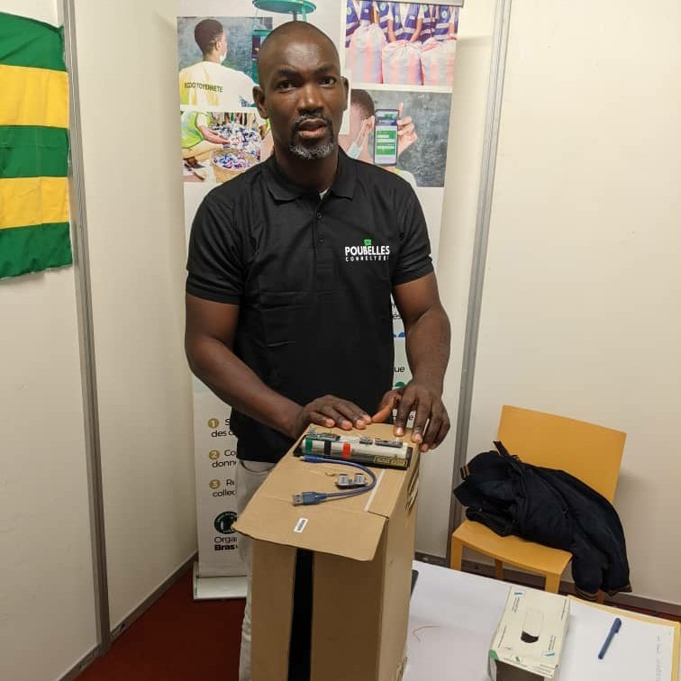 aymane_gbadamas's tweet photo. Fiers de représenter le Togo au Forum Africain sur l'Économie Circulaire à Abidjan ! Venez découvrir #Rôbalôtô, le ramasseur de plastique et Explorez #Rôbanou, les produits dérivés.
Rejoignez-nous au stand 12 de l'hôtel Ivoire et soyez prêts à être inspirés!
#Ecocir2023 #Rôbalôtô https://t.co/265TAv1Ssx