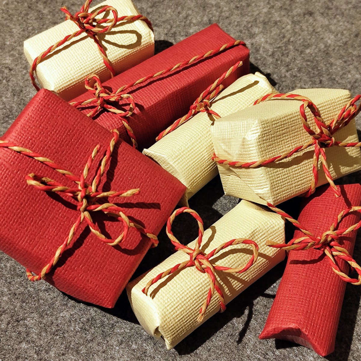 #EMULSIVEsanta tweet media