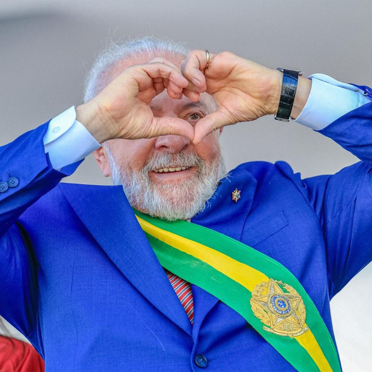 Nada demais, apenas o presidente <a href="/LulaOficial/">Lula</a> passando na timeline para lembrar você que: sextou!!!