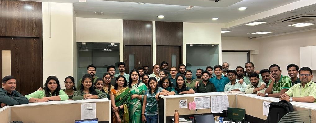MF_Utilities's tweet image. Day 6 of Navratri brings the color Green, representing the commitment to sustainable practices and the harmony that drives our company's success. Let's continue to grow together! 🍃💚 #CorporateValues #GreenDay @GR_2608 @kannagoldsun @SN1608 @Manish_Madan_