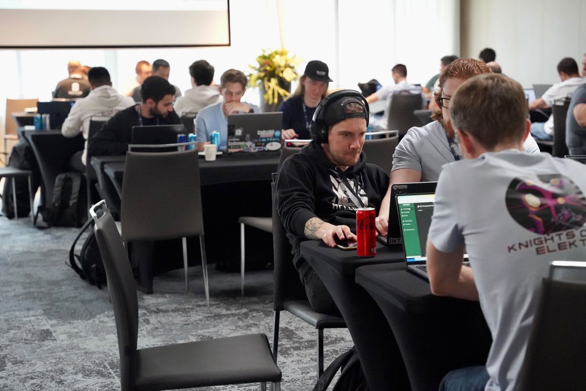 intigriti's tweet photo. Lots of happy faces at @IntelSecurity's #KnightsOfElektron live hacking event with Intigriti as the total payout reaches $100,000 with more than 24hrs left! We're squeezing in the last bug reports before boarding a cruise through Lisbon! 🇵🇹⛴️ #1337UP1023 #HackWithIntigriti https://t.co/WgYDJb6FSn
