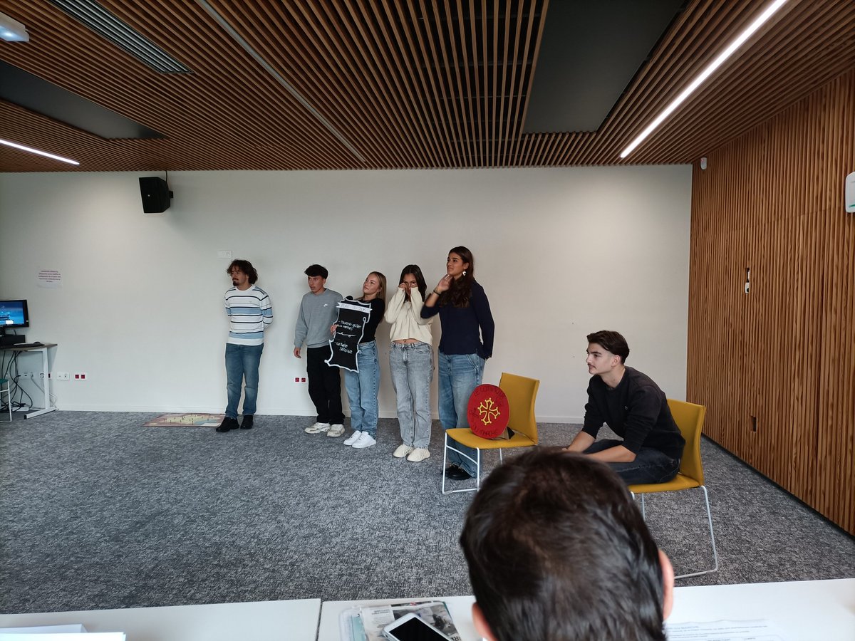 Toujours en direct du concours #JPOlympe au <a href="/SEPOdeGMontech/">Lycée Olympe de Gouges MONTECH</a> Place au 3ème projet LE COMPTOIR DU MARCHÉ, restaurant itinérant qui vise à réconcilier les jeunes et les marchés afin que tout le monde consomme les bons produits de la Région <a href="/Occitanie/">Région Occitanie</a> ! 
<a href="/stmgolympe/">STMG d'Olympe de Gouges</a> c'est pas fini !