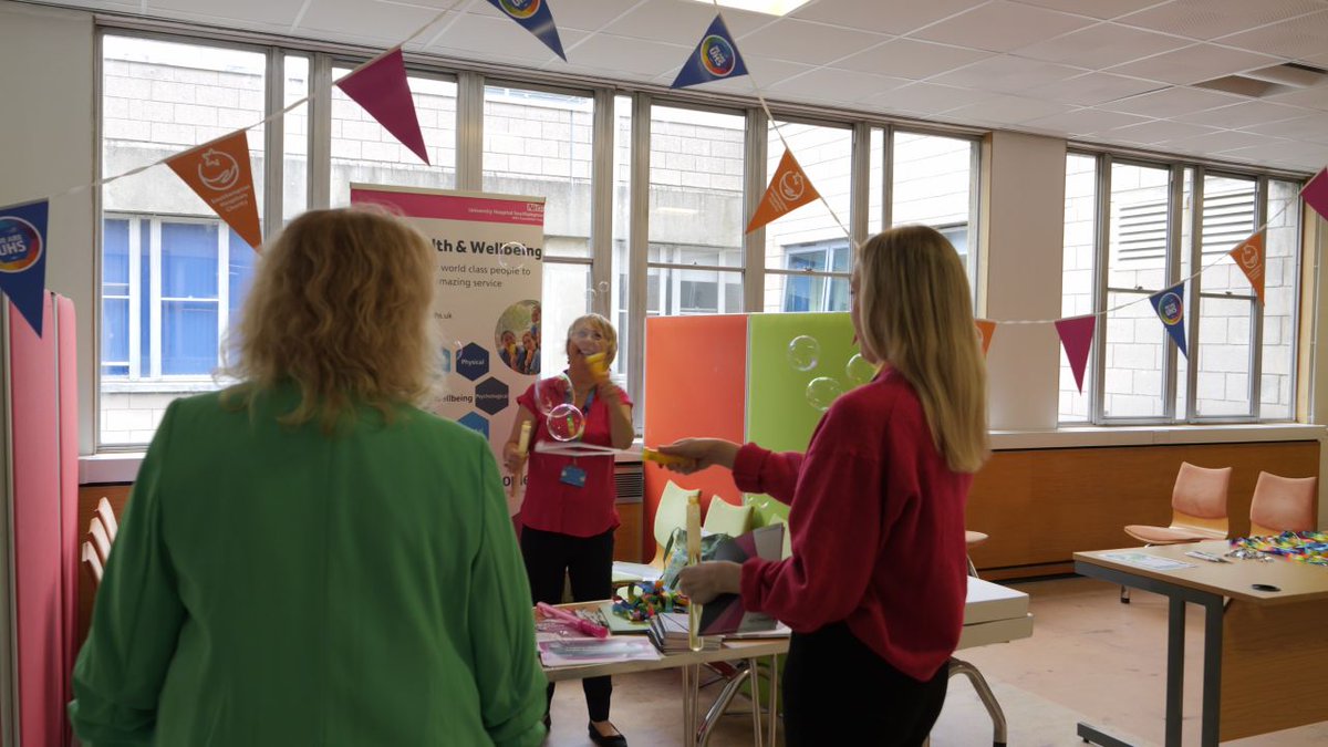 UHS_Jobs's tweet photo. As #WeAreUHS week ends, we thank our staff for exceptional care. At the Admin, Business, and Support event, our senior recruiter and UHS pros shared diverse career paths and growth.
Ready to advance in healthcare? Apply π https://t.co/C8IStoOs1h
#LeadTheWay #WorldClassPeople https://t.co/74xH6pdnT9
