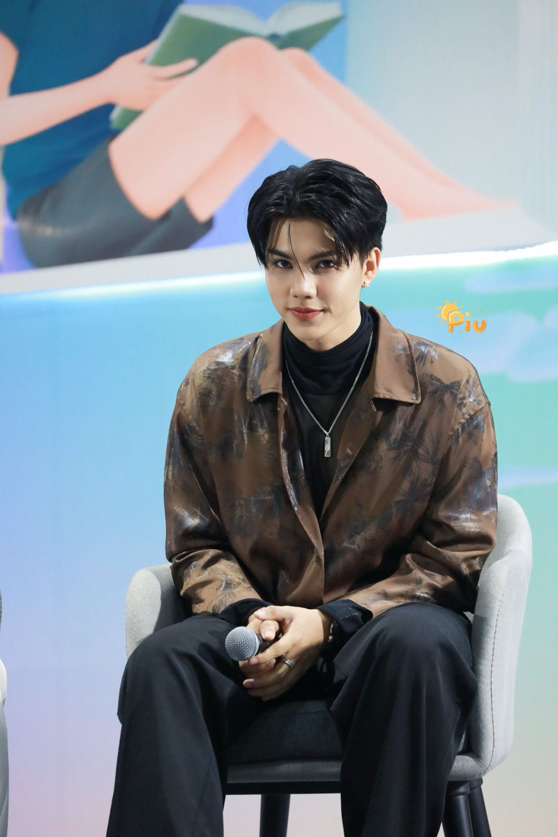 sun_fortpeat's tweet photo. 有人不笑但小表情多多
一笑起來迷死人🥹🥹

FortPeat​ Bookfair

☻︎ @fort_fts  ☻︎

#BookfairxMMYProjects
#FortFTS #ComeFortZon
#Fortpeat #BabyFeat https://t.co/5txPMwk7Cn