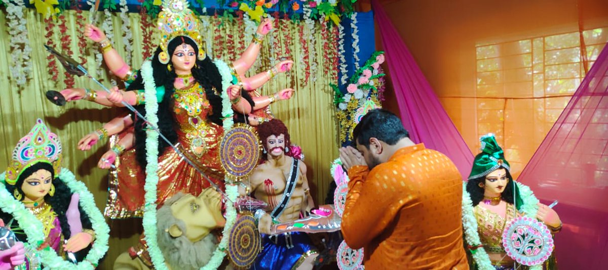 BimanGhoshBJP's tweet photo. মহাষষ্ঠীর শুভ লগ্নে মাতৃ আরাধনায় বিজেপি আরামবাগ সাংগঠনিক জেলা।
জয় মা দুর্গা 🙏🙏🙏
BJP West Bengal https://t.co/RMh5MnHCPs