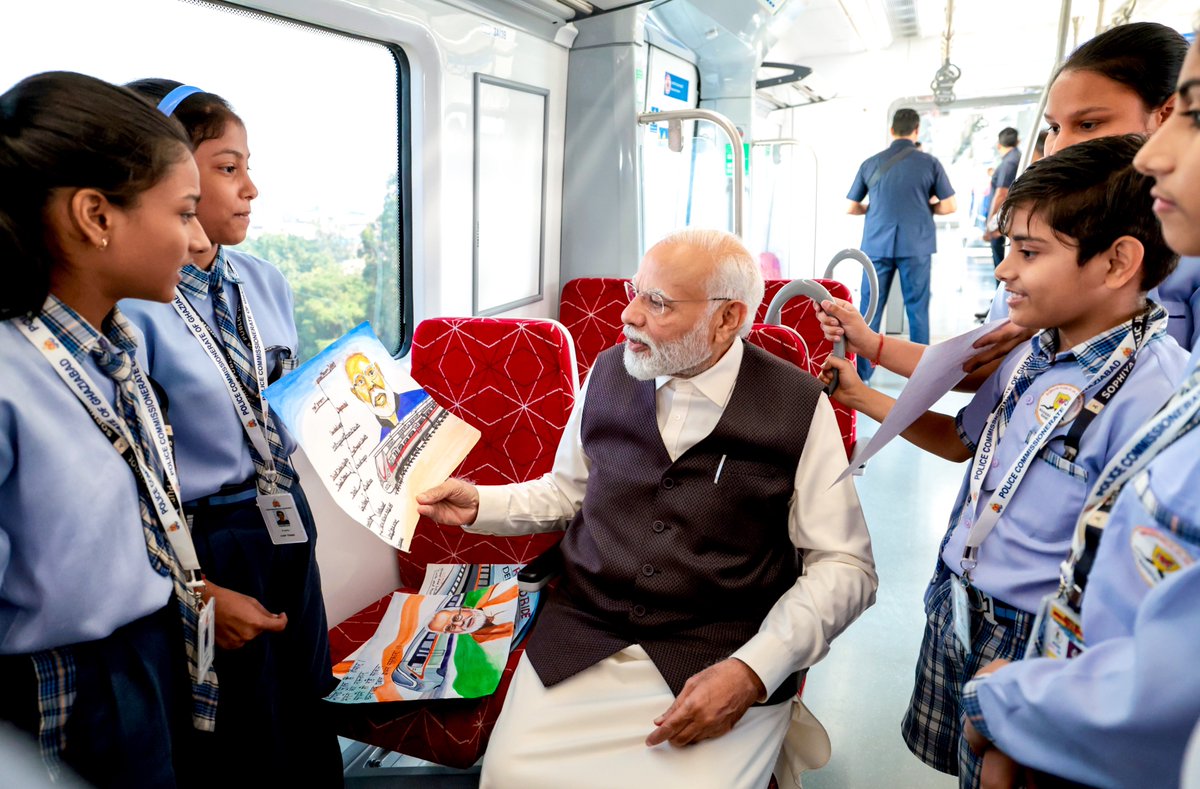 Narendra Modi tweet media