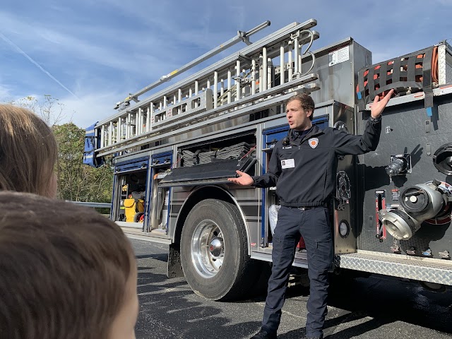 hasd_whe's tweet photo. WHE students participated in a fire safety presentation by the Adamsburg Fire Department and were able to see a fire truck and ambulance on Thursday! https://t.co/zy4gK7fPhM