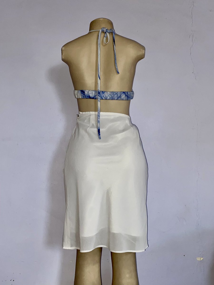 Size small
M80.00