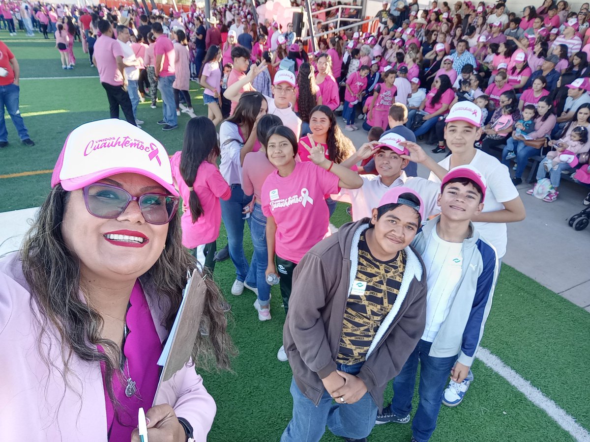 Coronado_Cynthi's tweet photo. Trabajando con los alumnos de @Conalep218, ellos son los que me hacen recordar porque amo mi trabajo, son la motivación para hacerlo a pesar de tantas cuestiones qué hay que enfrentar. Gracias a Dios por mi trabajo. https://t.co/dHIjExE3oL