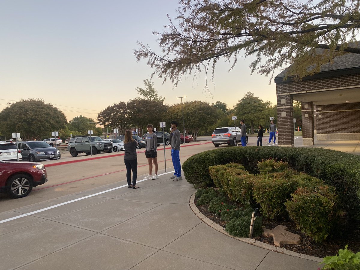 Coach_Mc's tweet photo. @BballPlanoWest got out this morning to greet @barksdalebronco @aryanraju old stomping ground! Come out &amp; support him &amp; the team this season #323Wolves https://t.co/TKGDBIjTV5